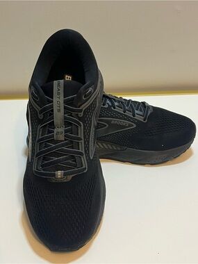 Brooks Beast GTS Black Athletic Running Shoes - 8 X-wide